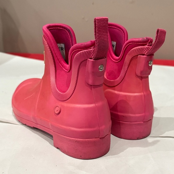 Hunter Women's Vibrant Pink Rain Boots - Picture 3 of 5